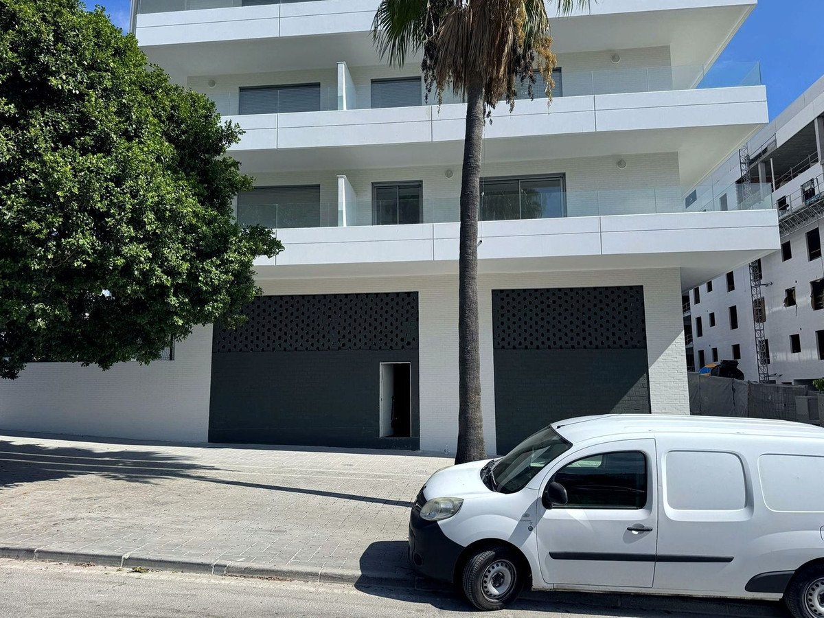 Commercial Premises in Nueva Andalucía