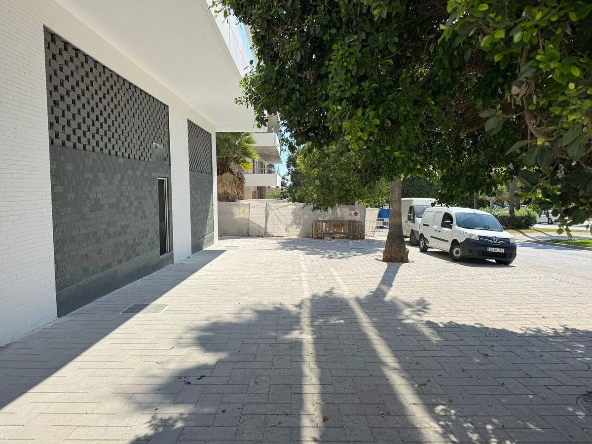 Commercial Premises in Nueva Andalucía
