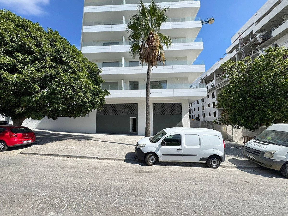 Commercial Premises in Nueva Andalucía