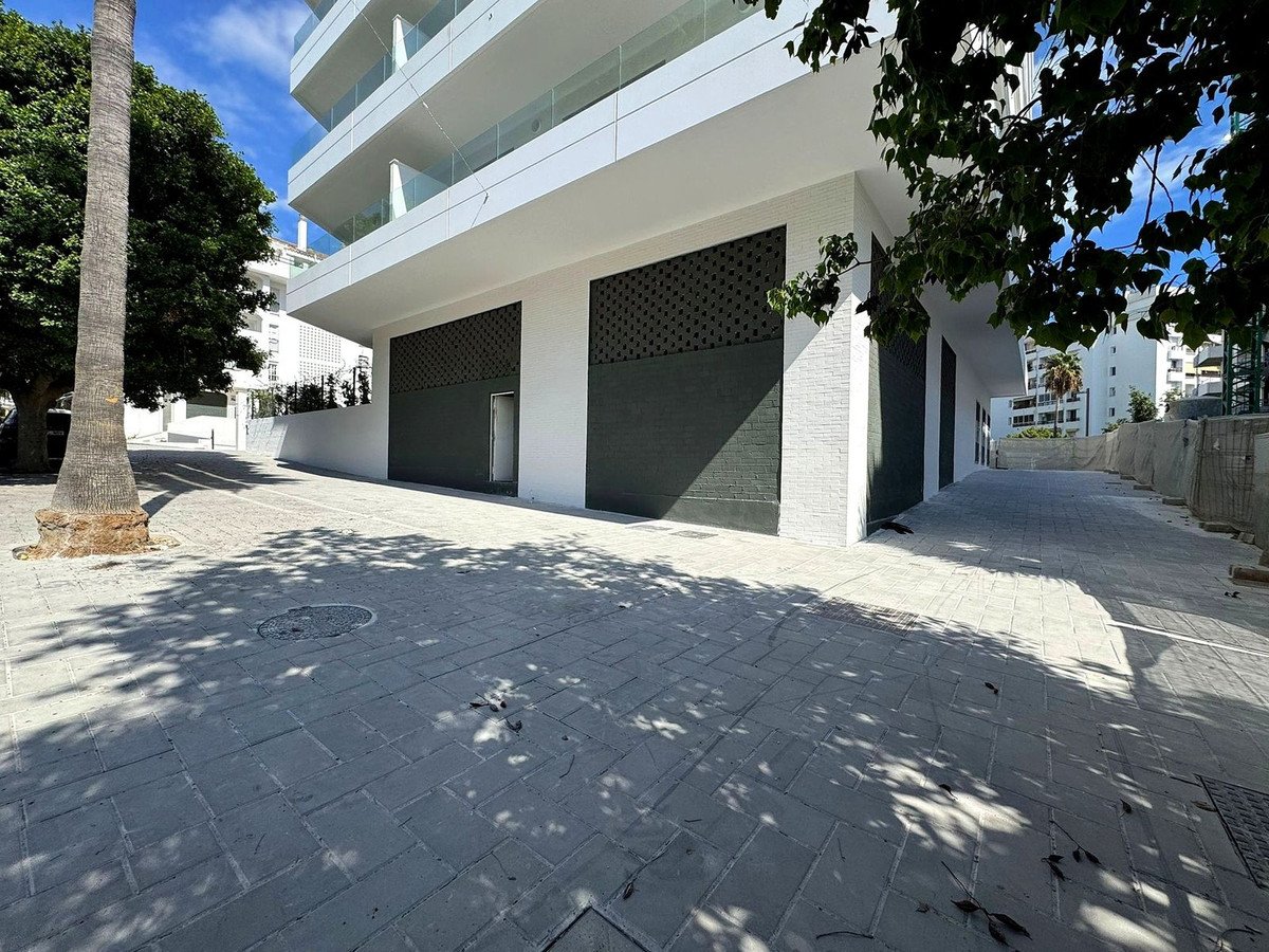 Commercial Premises in Nueva Andalucía