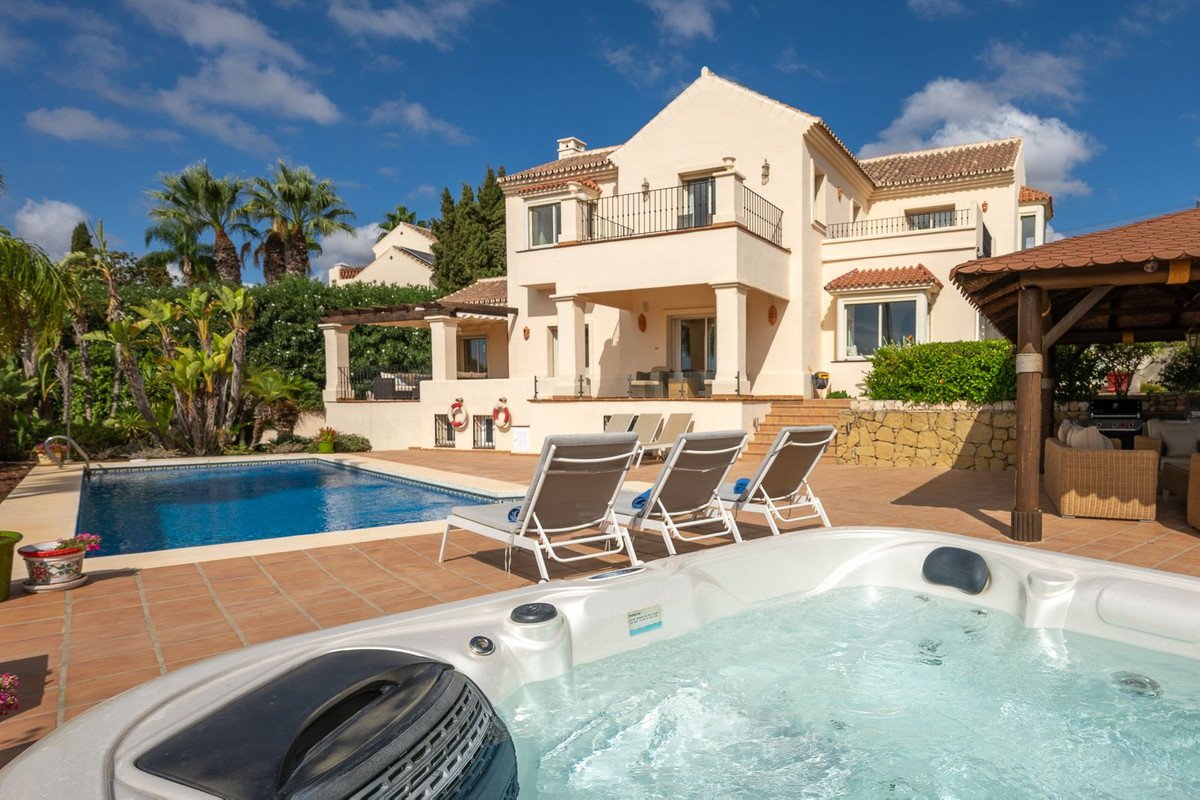 4 Bed Detached Villa in Mijas Golf