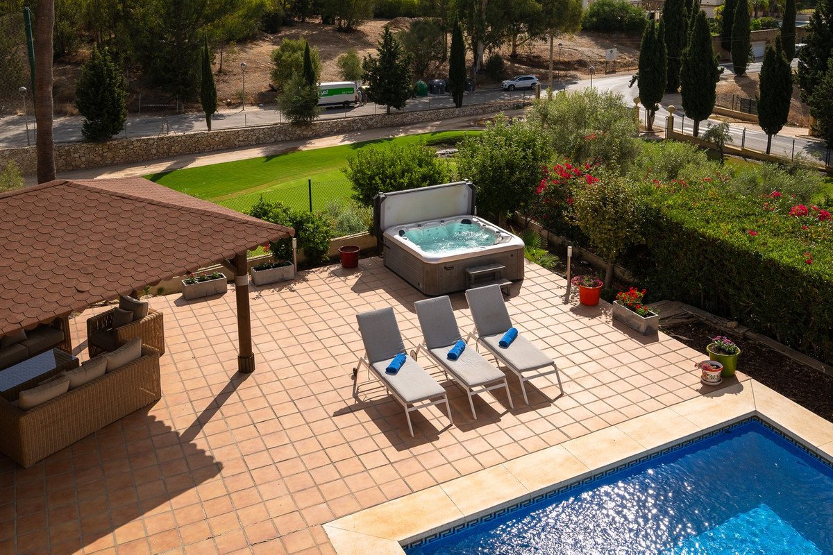 4 Bed Detached Villa in Mijas Golf