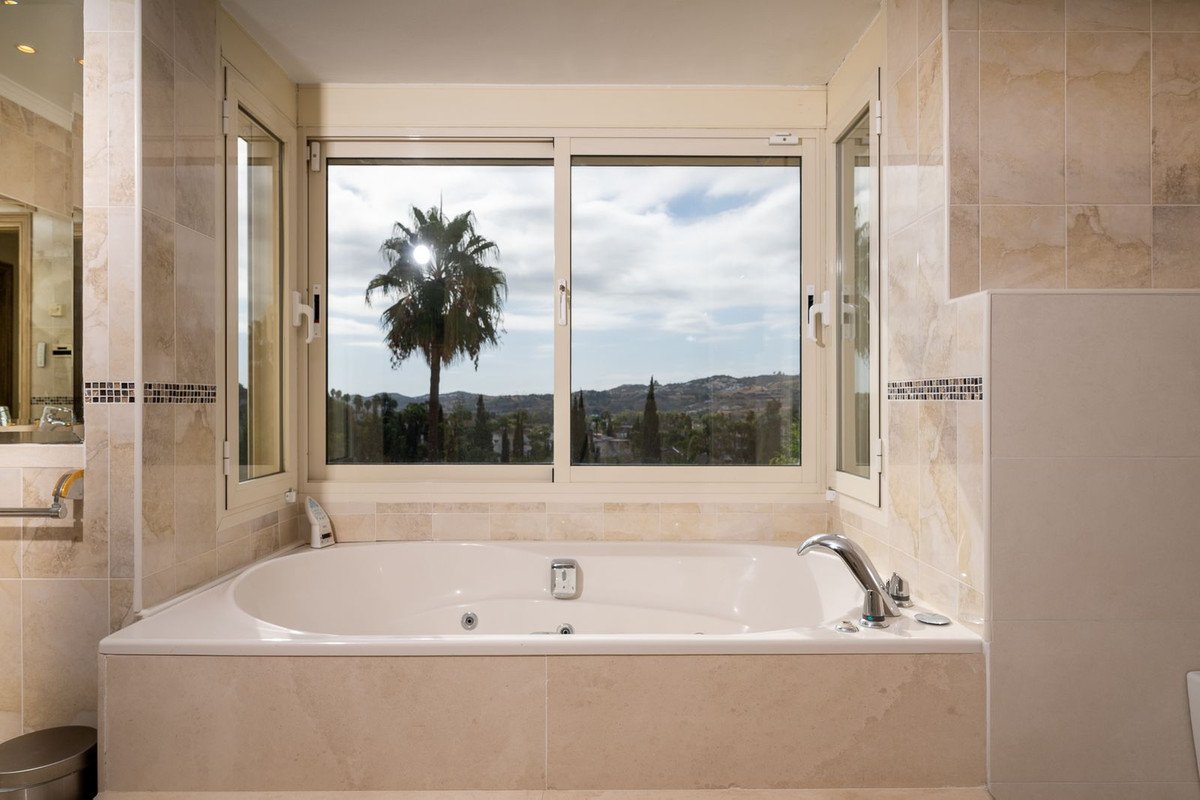 4 Bed Detached Villa in Mijas Golf