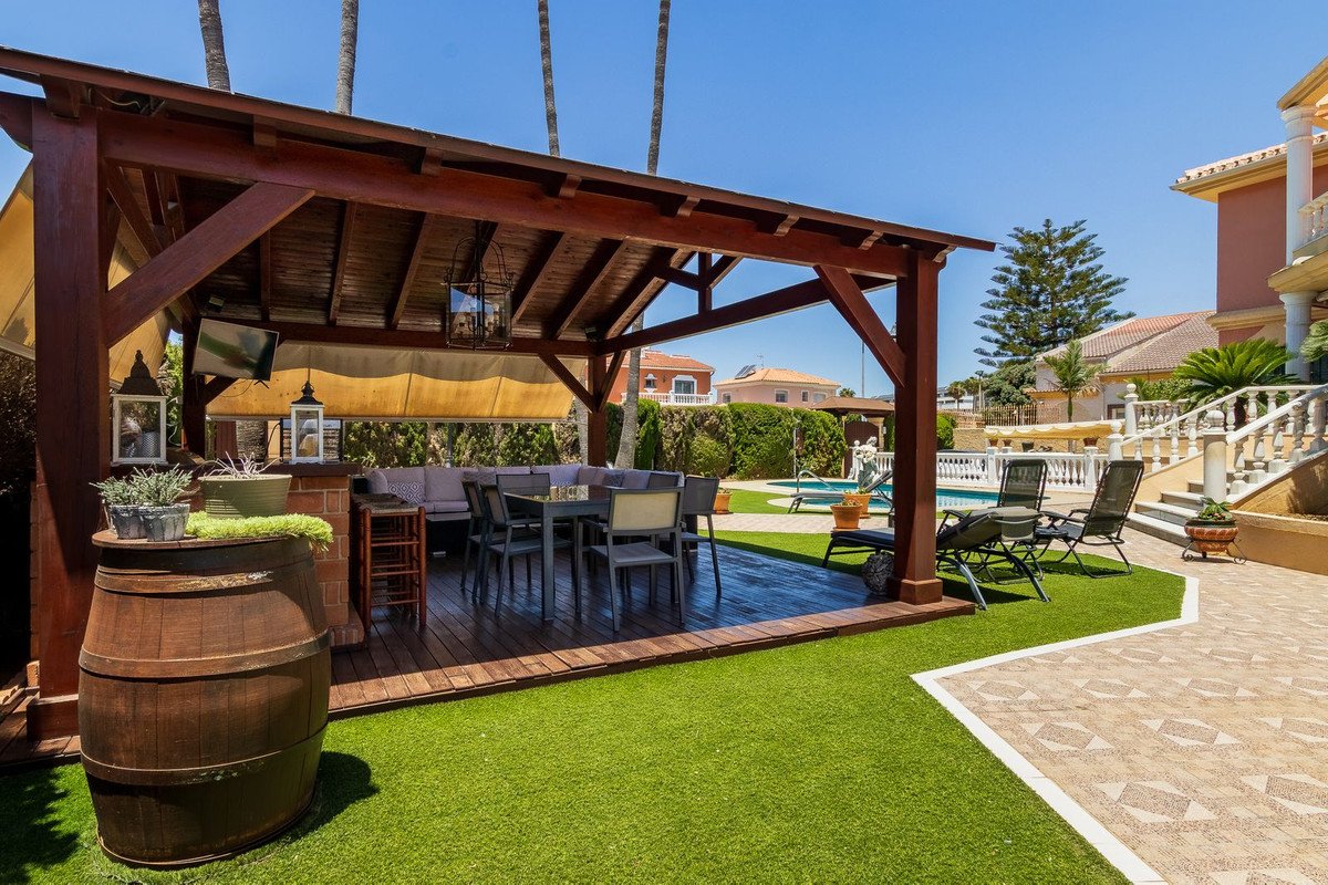 4 Bed Detached Villa in Torremolinos
