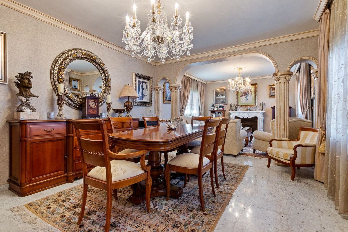4 Bed Detached Villa in Torremolinos