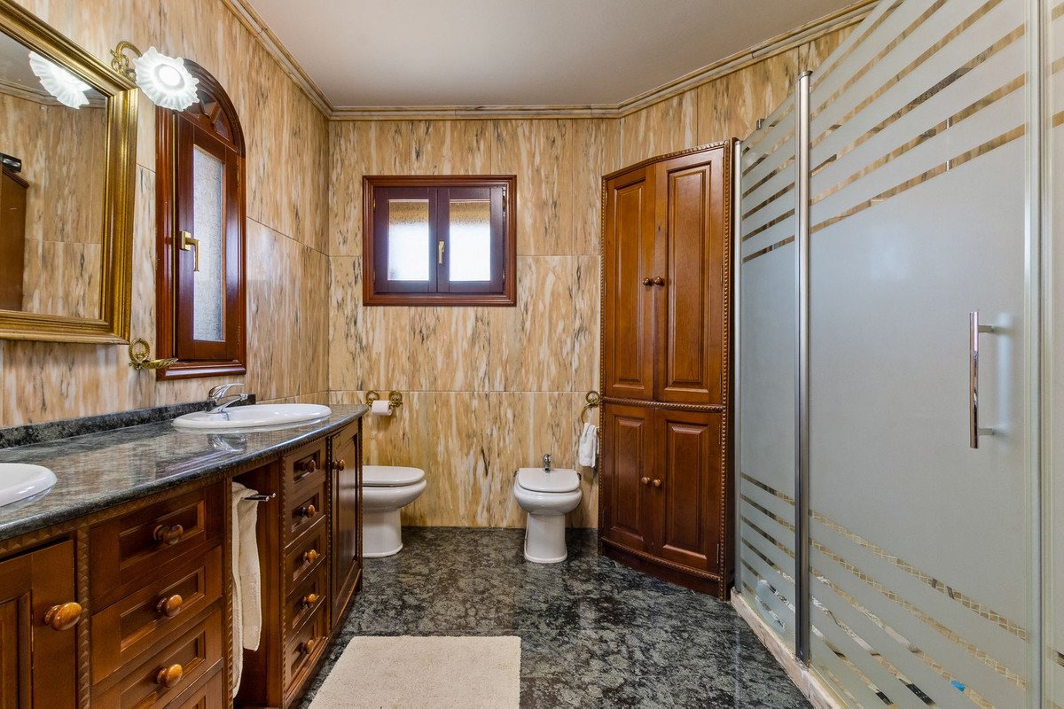 4 Bed Detached Villa in Torremolinos