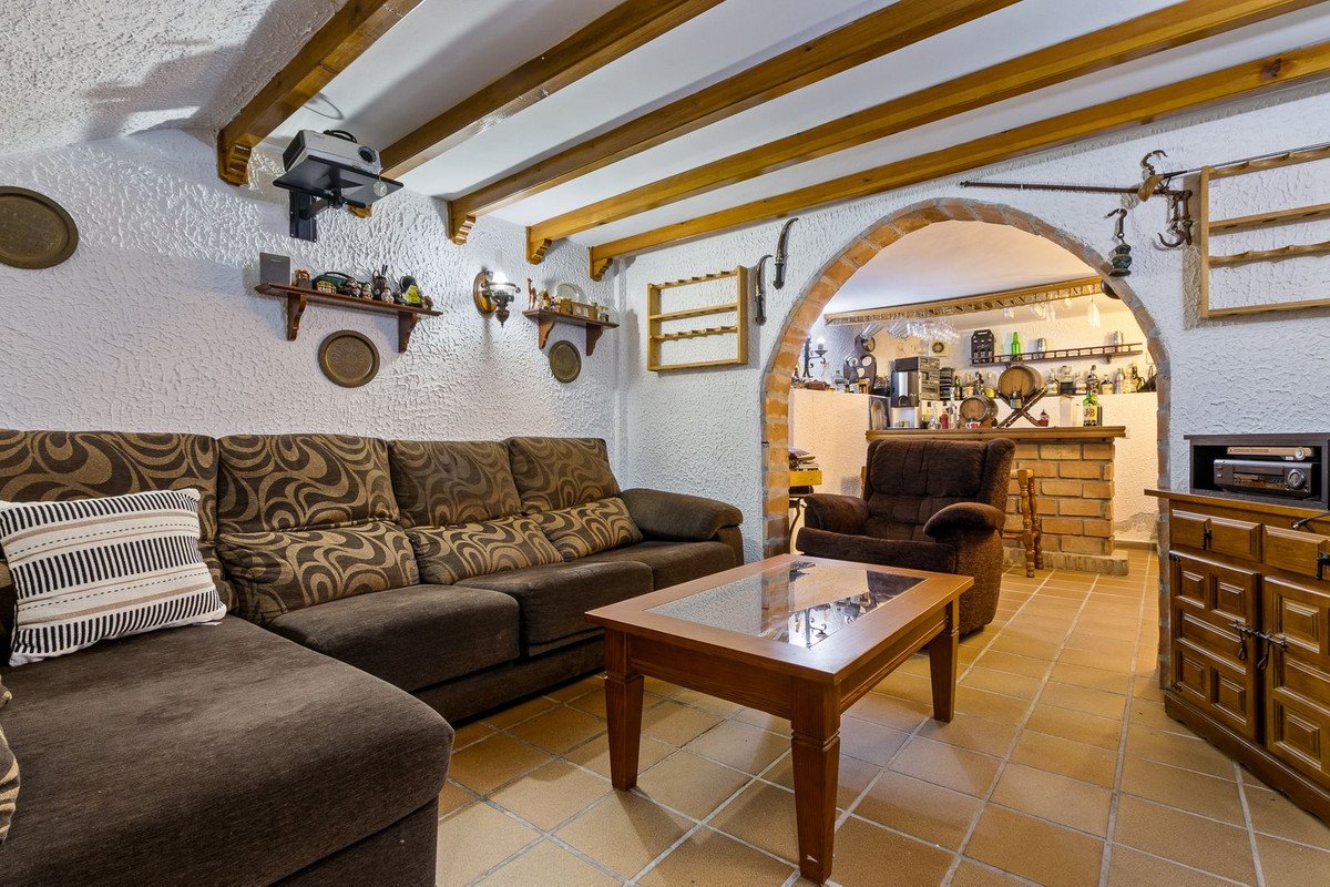 4 Bed Detached Villa in Torremolinos