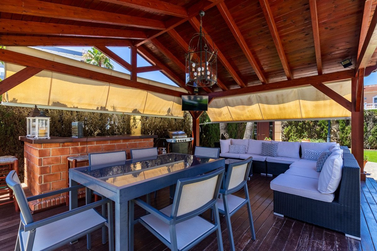4 Bed Detached Villa in Torremolinos
