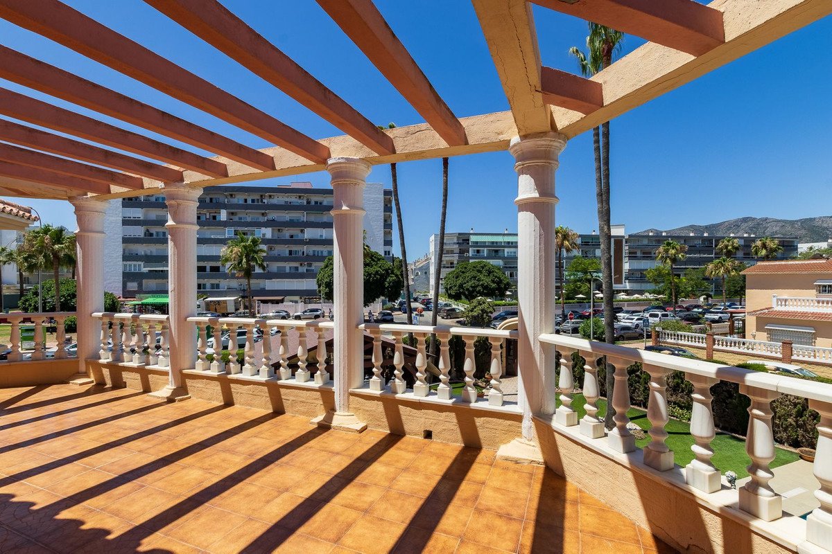 4 Bed Detached Villa in Torremolinos
