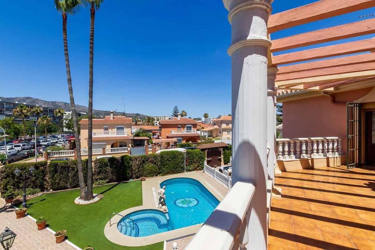 4 Bed Detached Villa in Torremolinos
