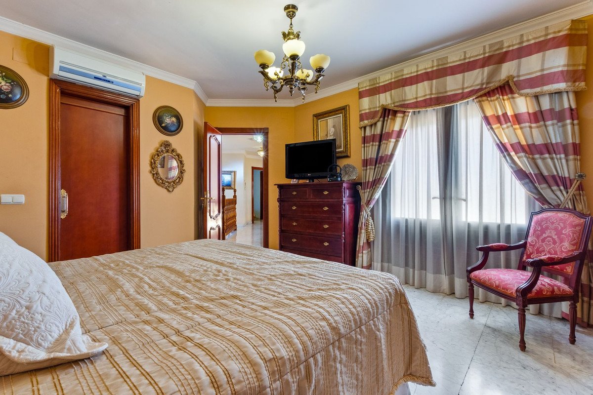 4 Bed Detached Villa in Torremolinos
