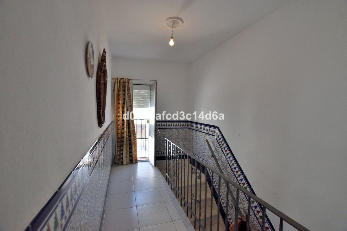 6 Bed Townhouse in Olvera