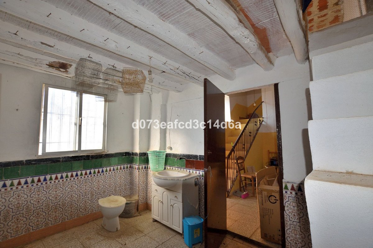 6 Bed Townhouse in Olvera