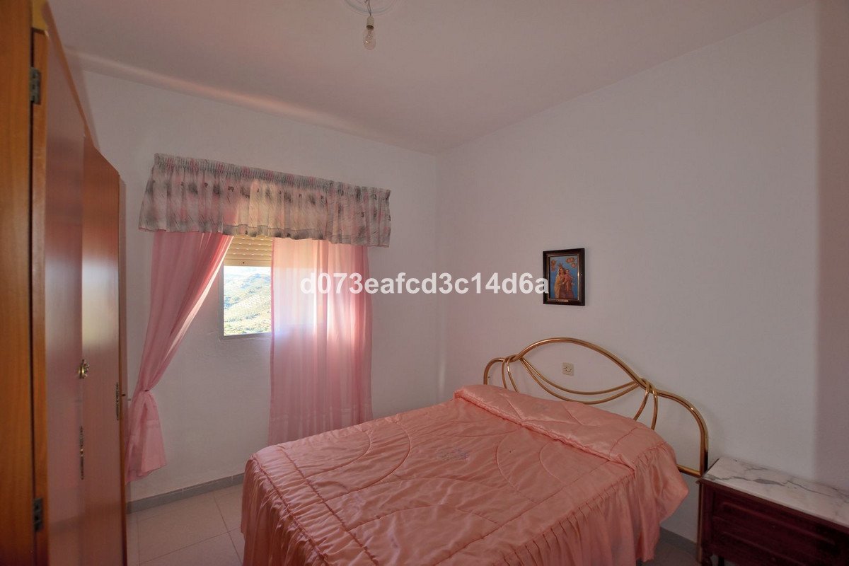 6 Bed Townhouse in Olvera