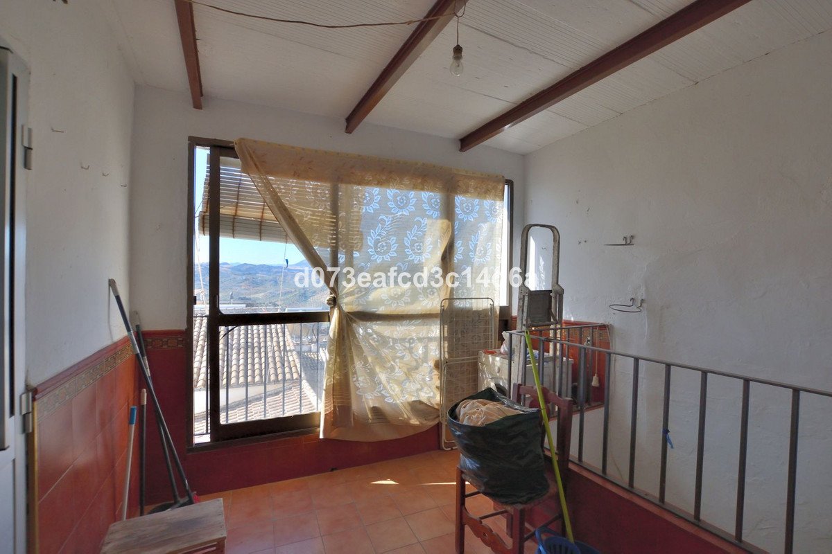 6 Bed Townhouse in Olvera