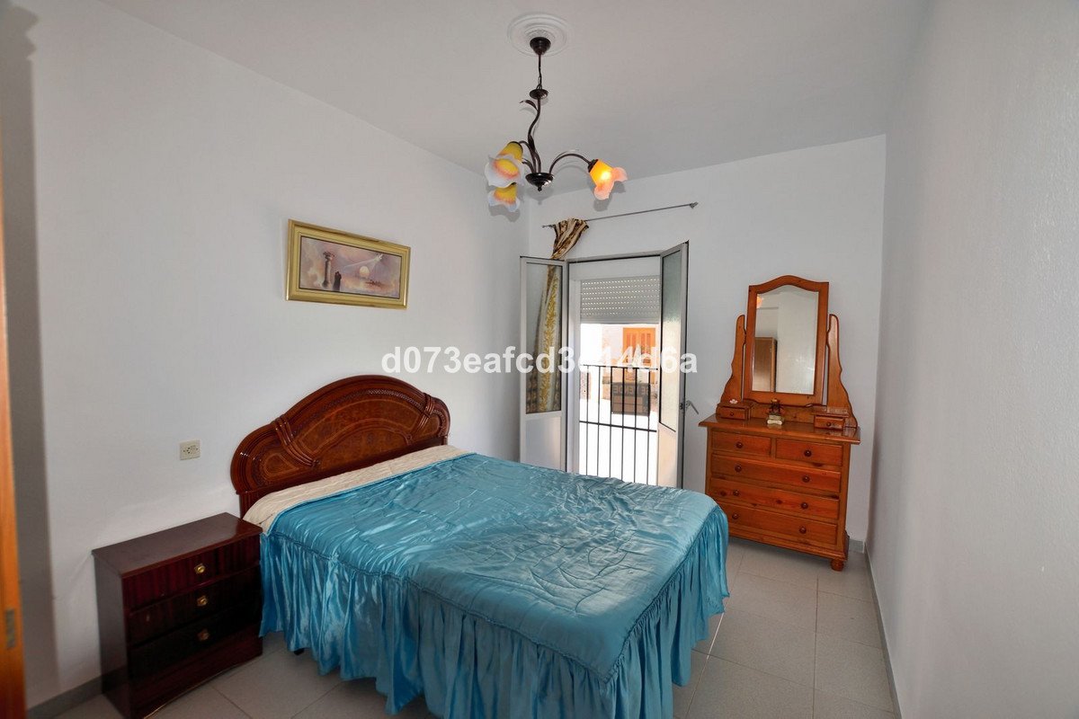 6 Bed Townhouse in Olvera