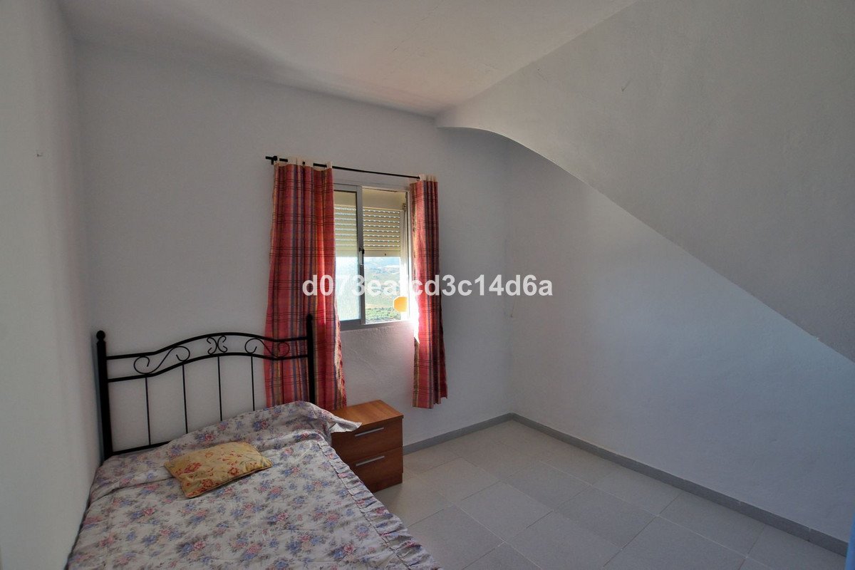6 Bed Townhouse in Olvera