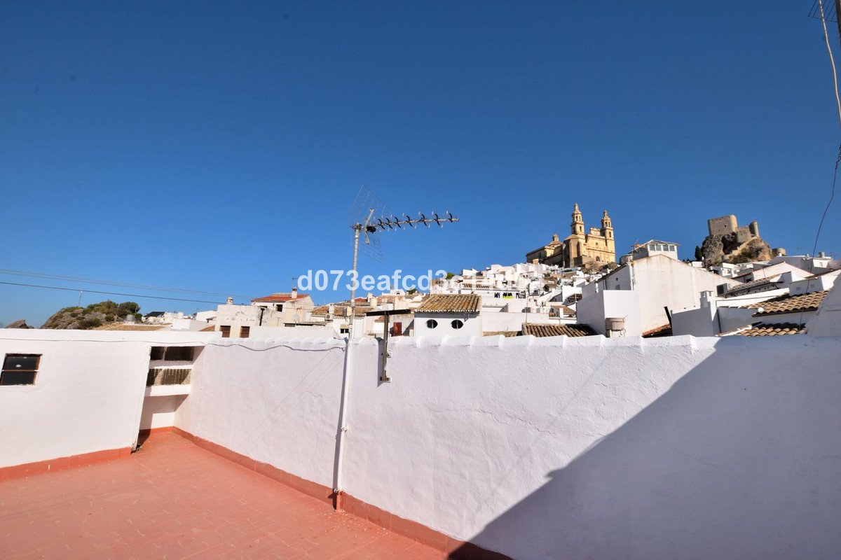 6 Bed Townhouse in Olvera