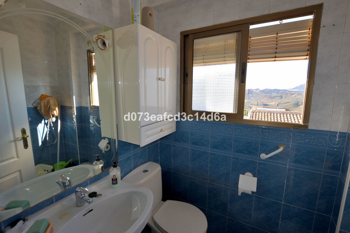 6 Bed Townhouse in Olvera