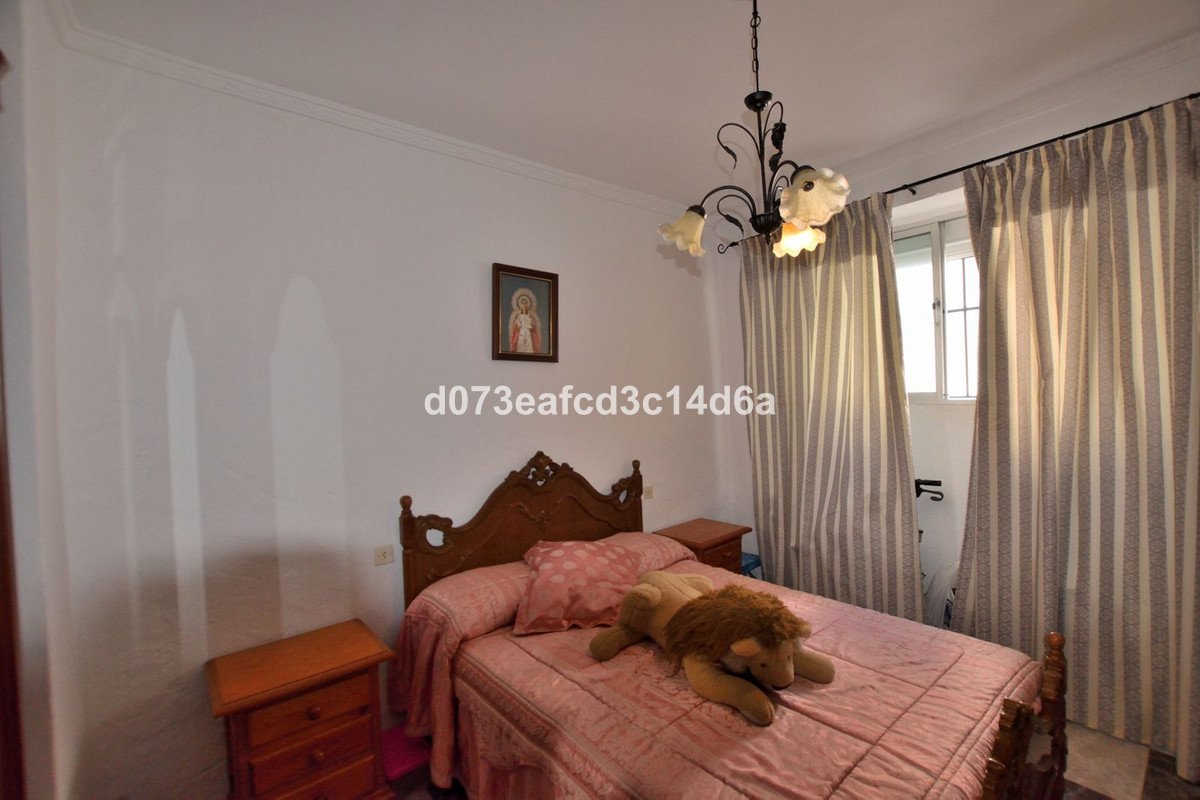 6 Bed Townhouse in Olvera