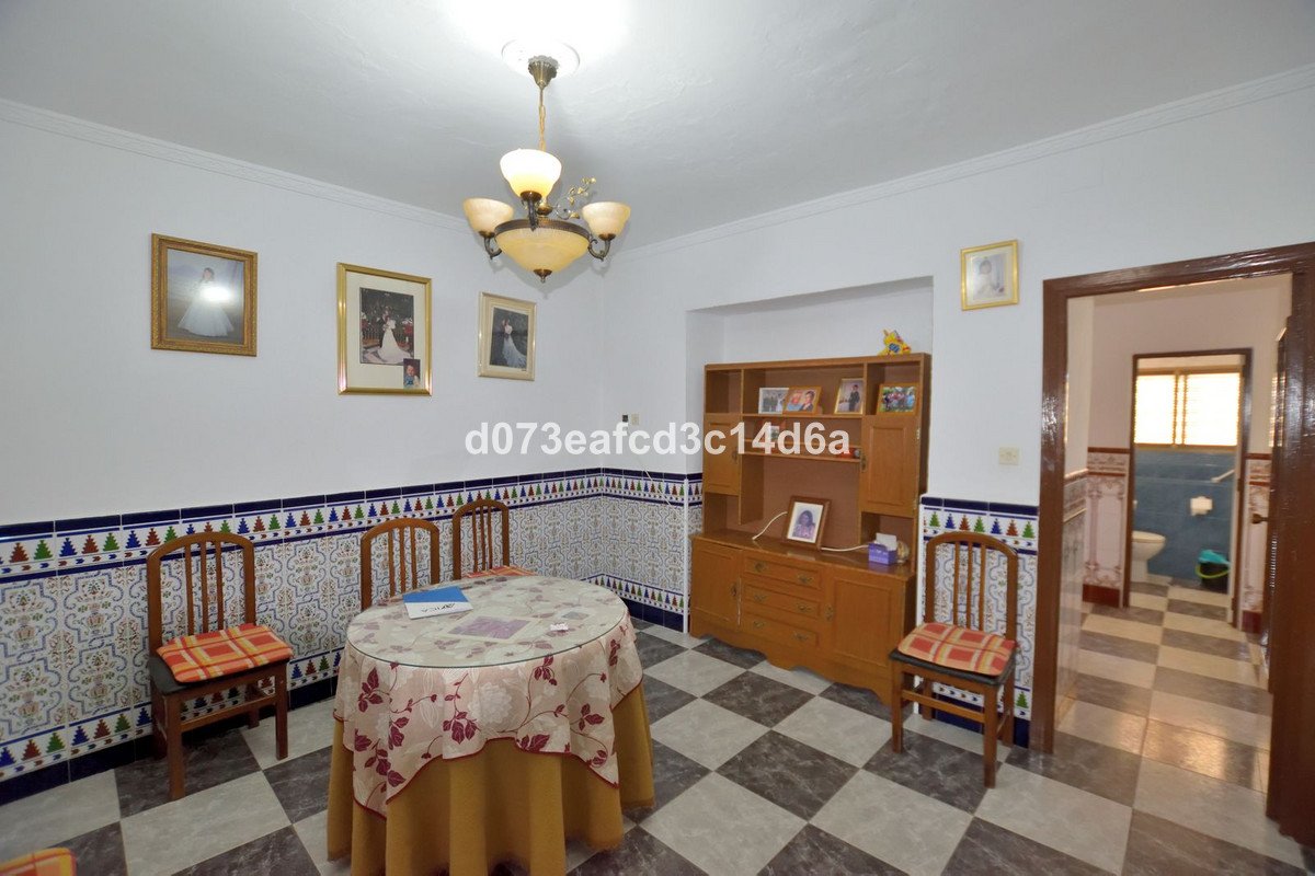 6 Bed Townhouse in Olvera