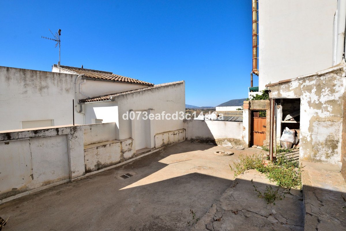 6 Bed Townhouse in Olvera