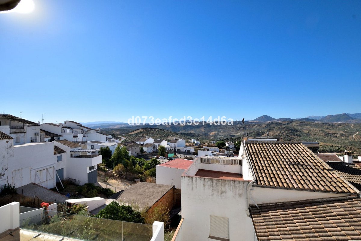 6 Bed Townhouse in Olvera