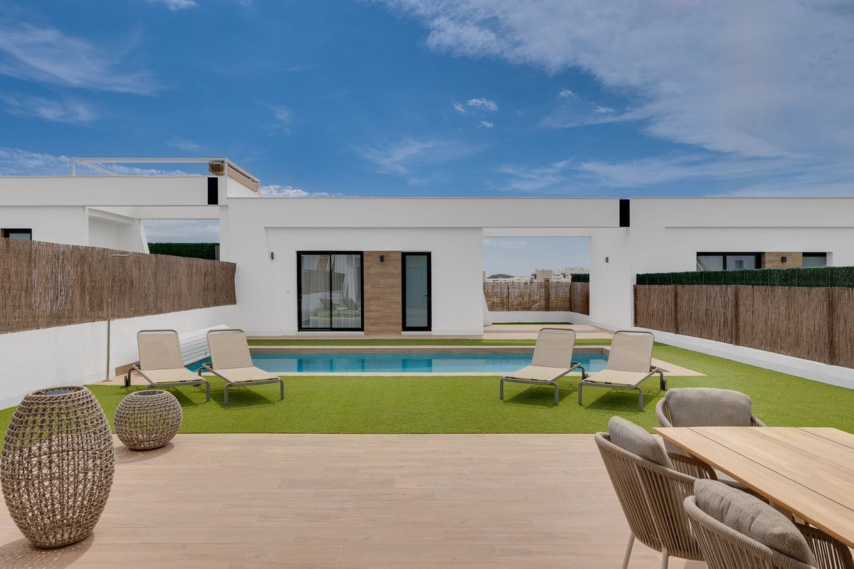 4 Bed Detached Villa in Finestrat