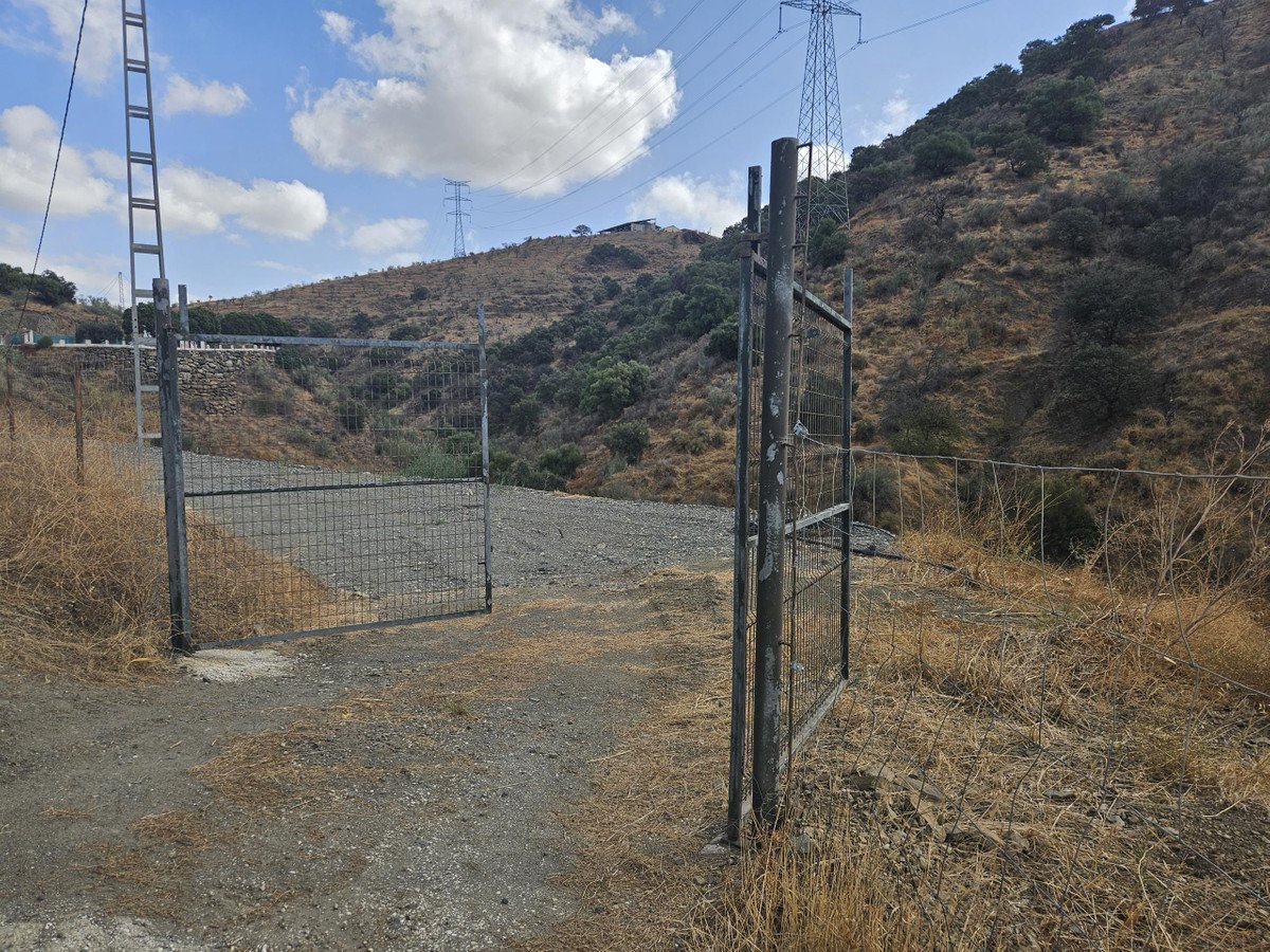 Land in Casarabonela