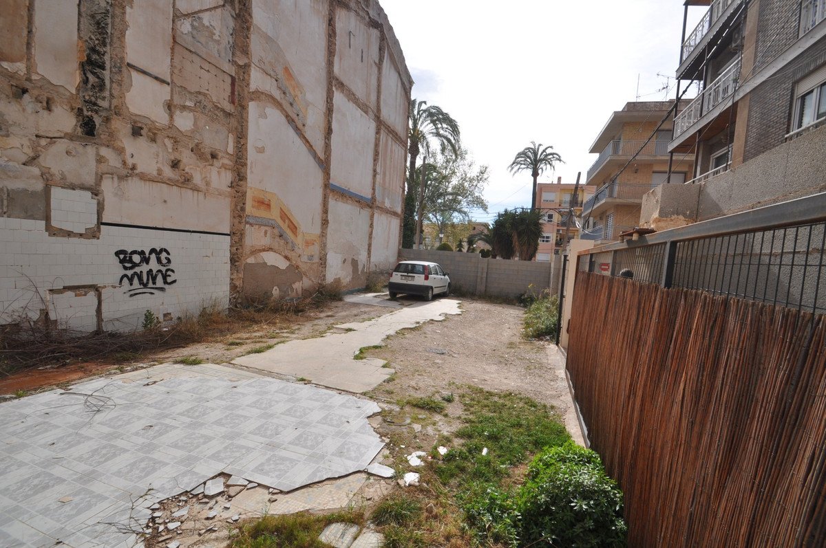 Land in Monóvar