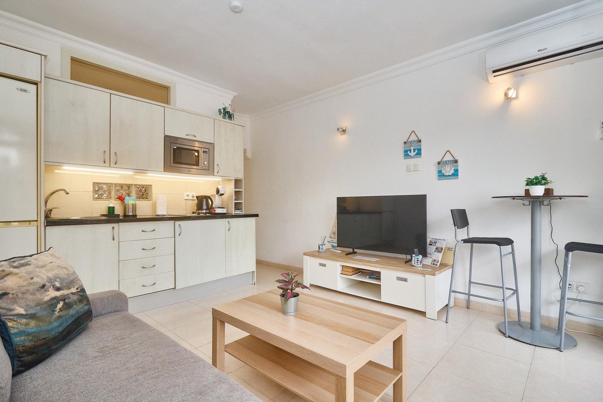1 Bed Middle Floor Apartment in Fuengirola