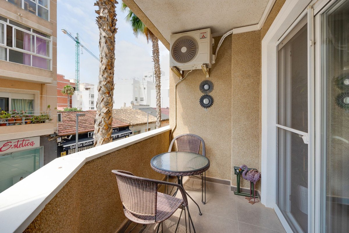 3 Bed Middle Floor Apartment in Torrevieja