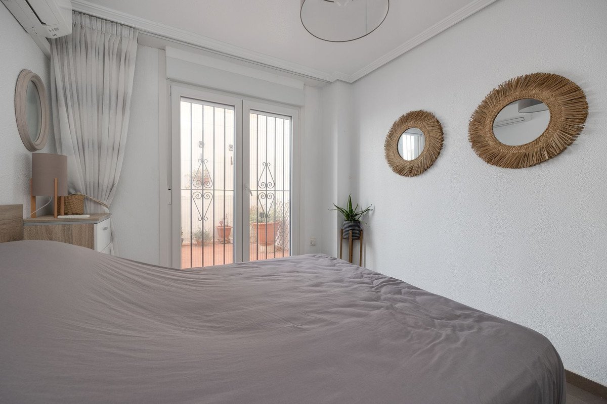 3 Bed Middle Floor Apartment in Torrevieja