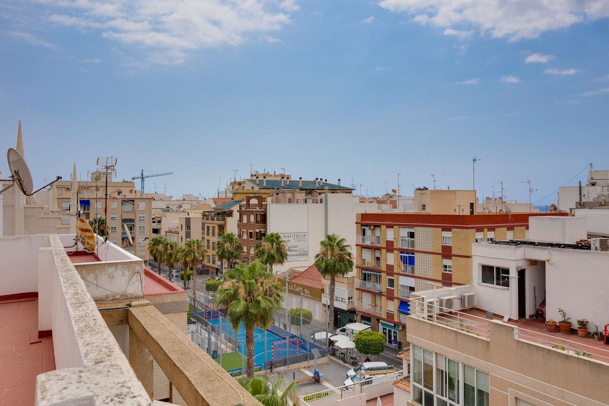 3 Bed Middle Floor Apartment in Torrevieja