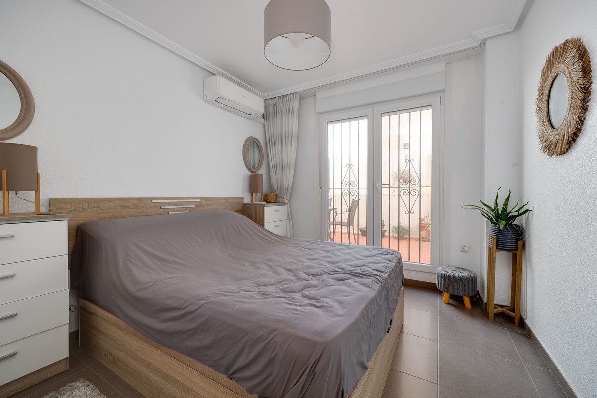 3 Bed Middle Floor Apartment in Torrevieja