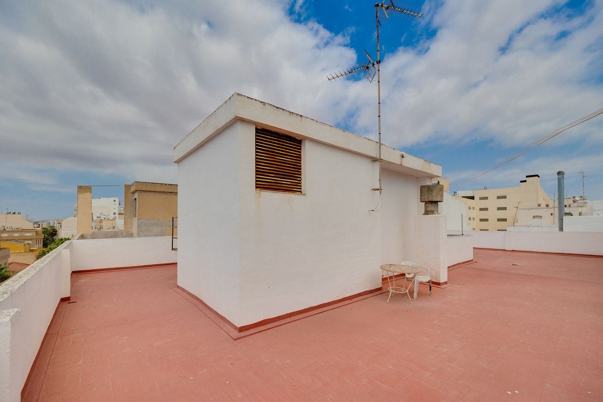 3 Bed Middle Floor Apartment in Torrevieja