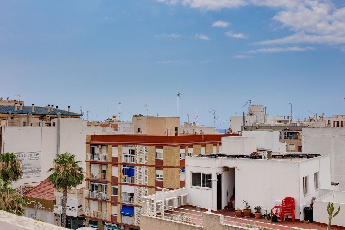 3 Bed Middle Floor Apartment in Torrevieja