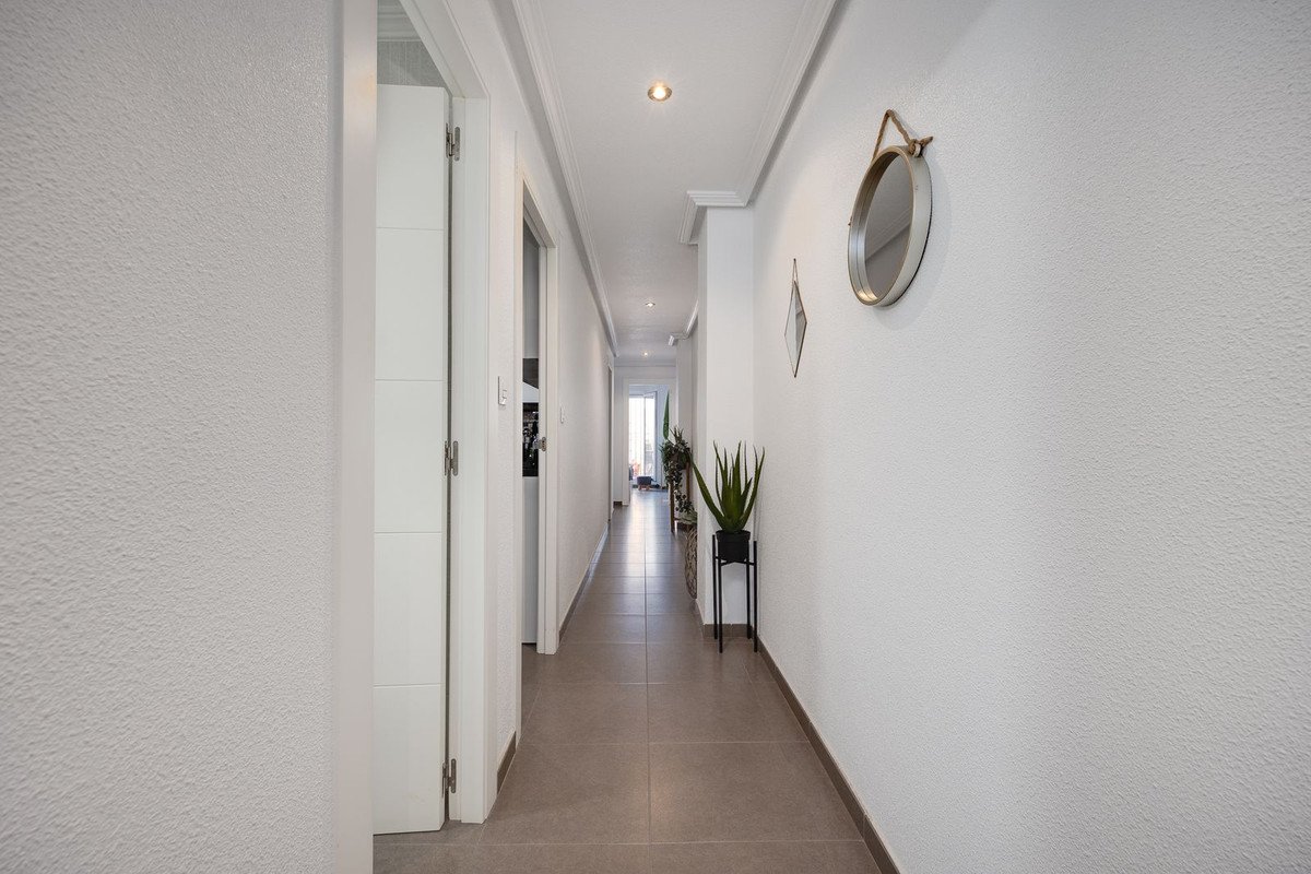 3 Bed Middle Floor Apartment in Torrevieja