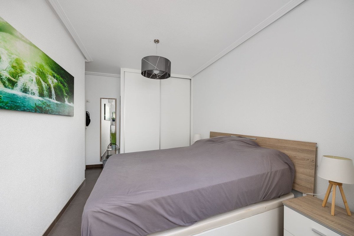 3 Bed Middle Floor Apartment in Torrevieja