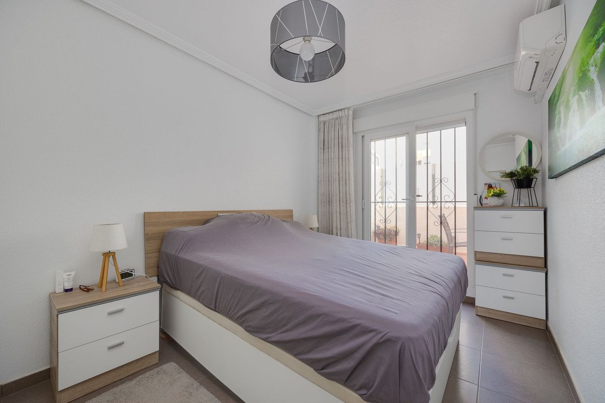 3 Bed Middle Floor Apartment in Torrevieja