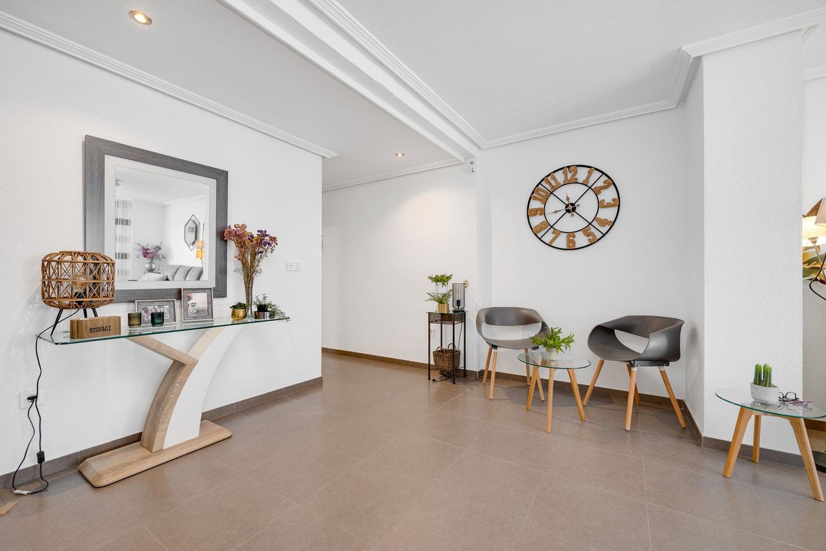 3 Bed Middle Floor Apartment in Torrevieja