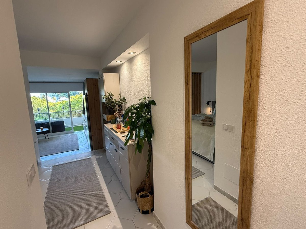 1 Bed Middle Floor Studio in Miraflores