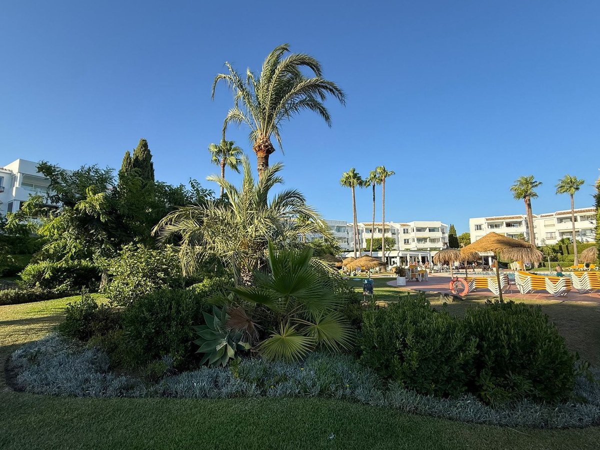 1 Bed Middle Floor Studio in Miraflores