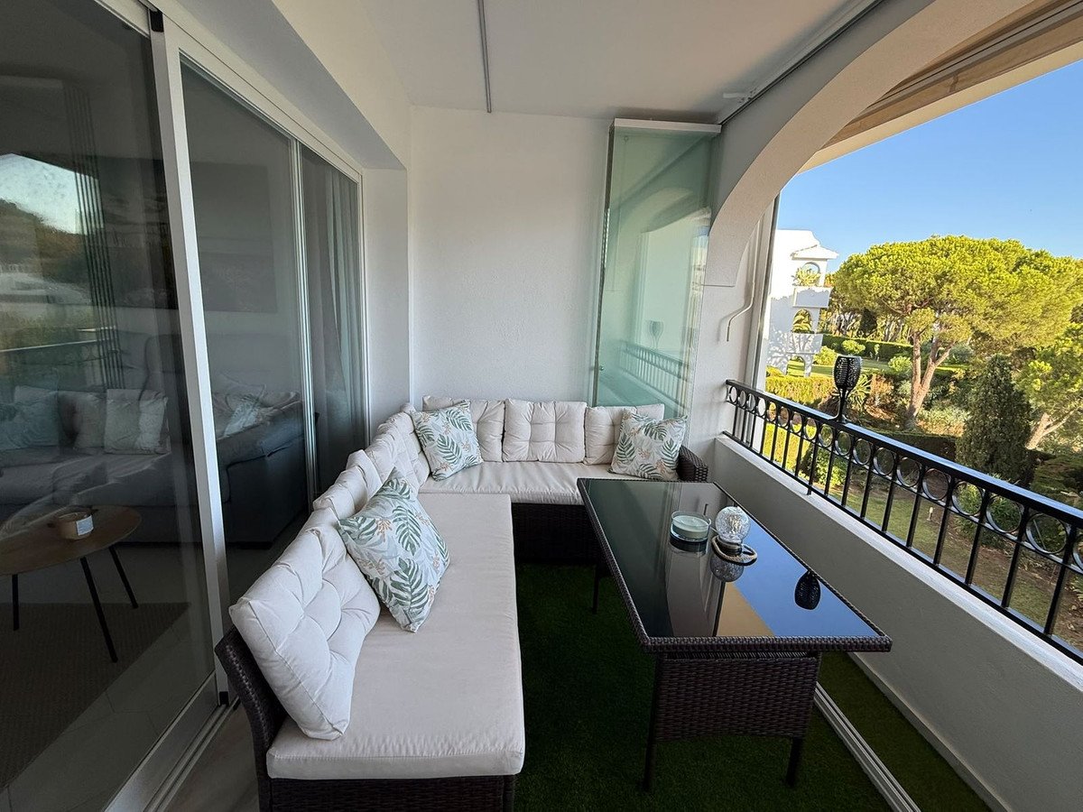 1 Bed Middle Floor Studio in Miraflores