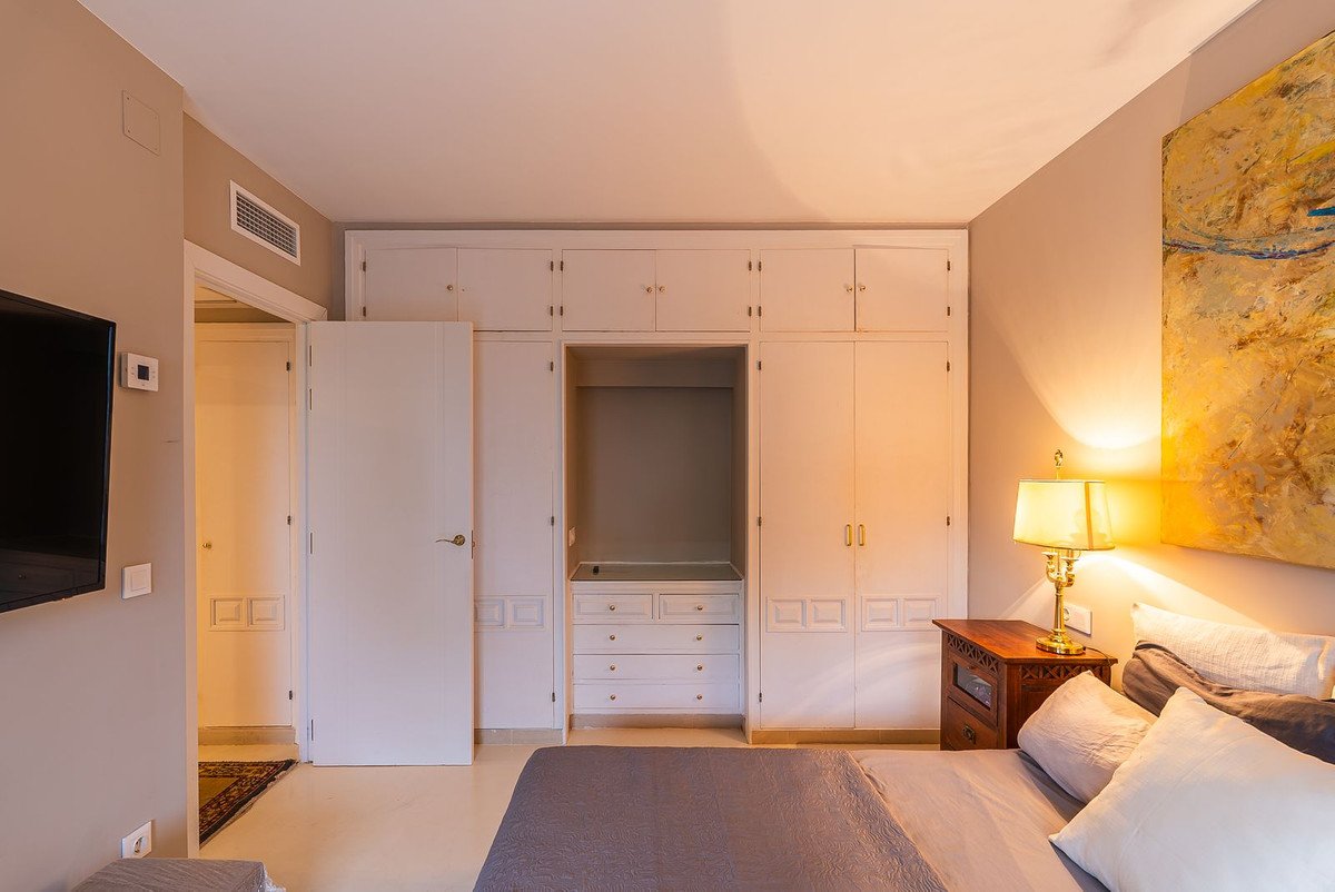 1 Bed Middle Floor Apartment in Estepona