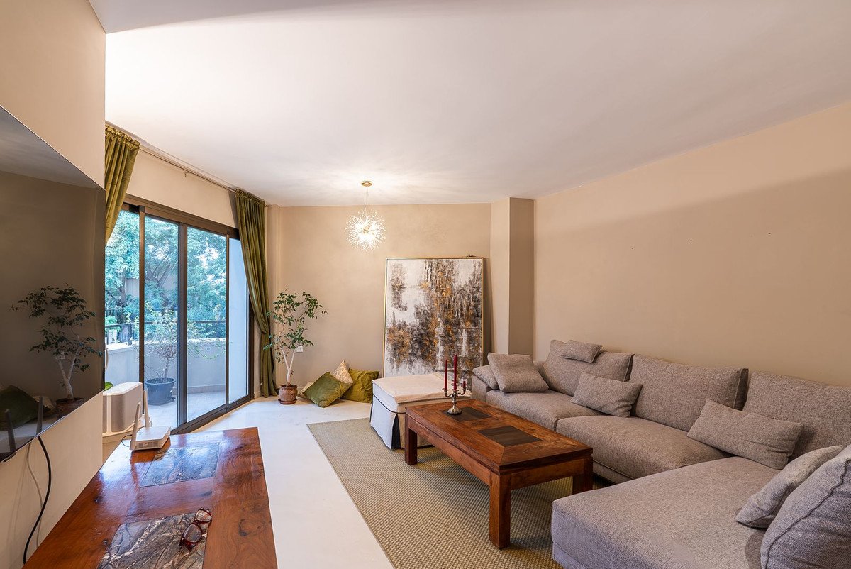 1 Bed Middle Floor Apartment in Estepona