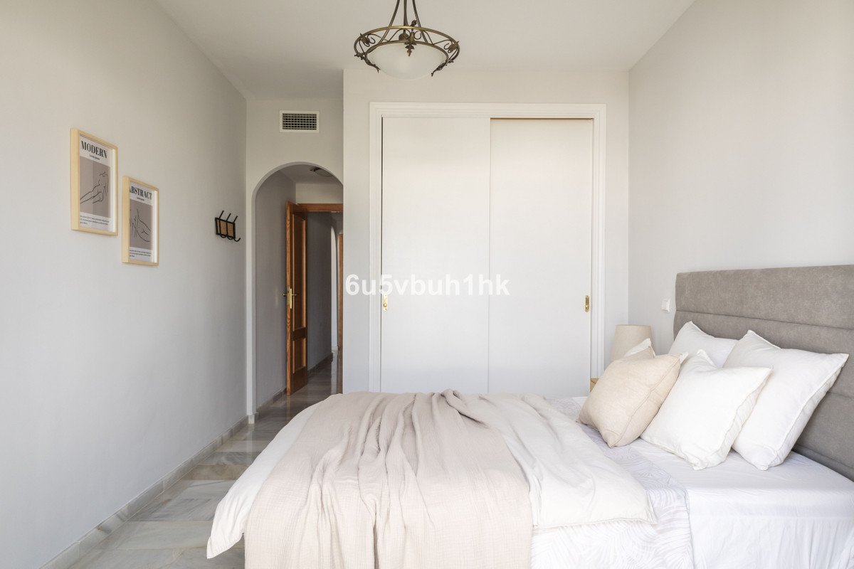 2 Bed Middle Floor Apartment in La Cala de Mijas