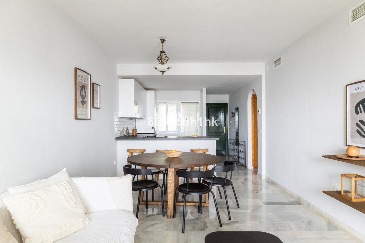 2 Bed Middle Floor Apartment in La Cala de Mijas