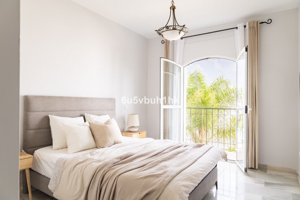 2 Bed Middle Floor Apartment in La Cala de Mijas