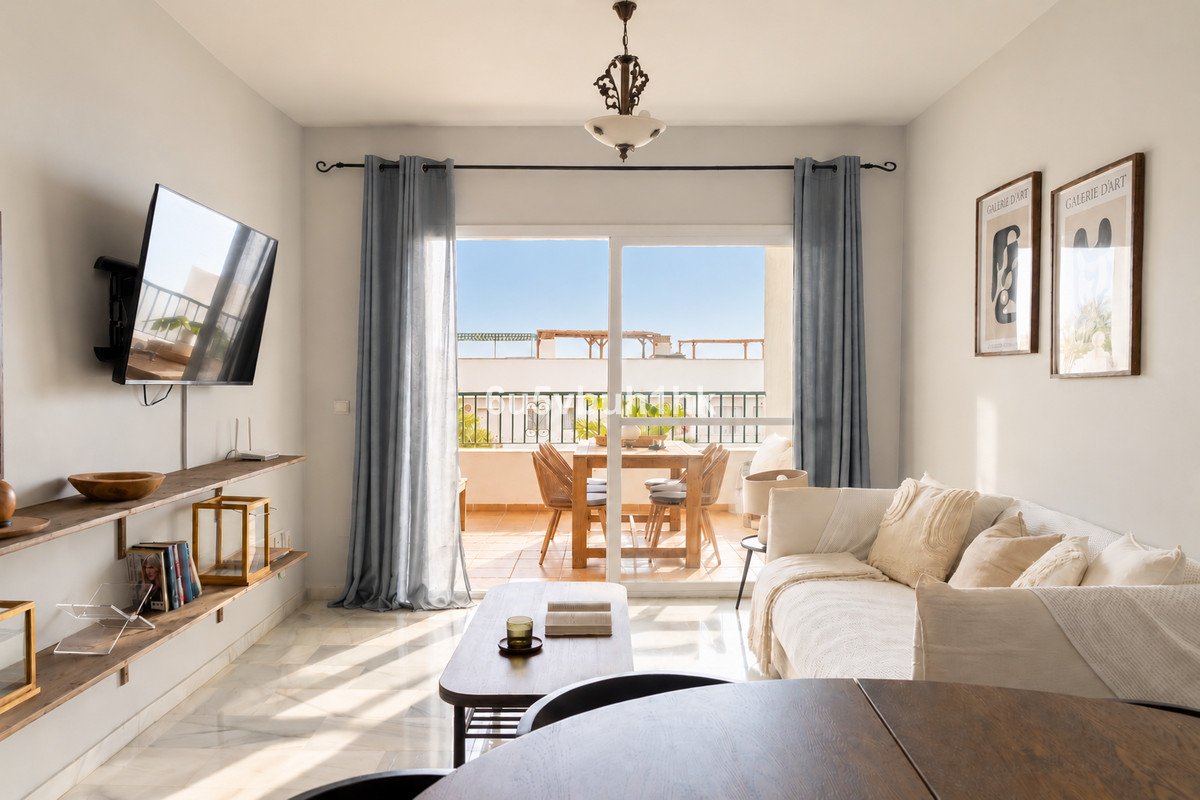 2 Bed Middle Floor Apartment in La Cala de Mijas